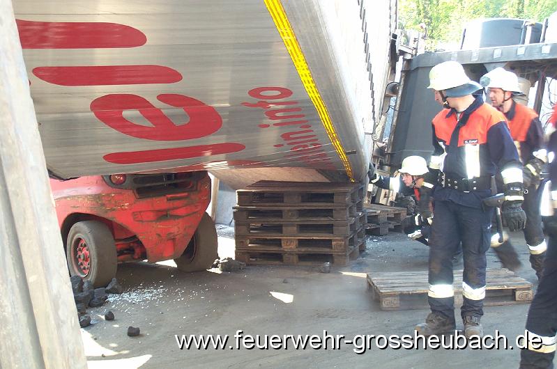 THL Weilbach, Linde Werk IV 062.jpg - Die Abstützung wird angebracht